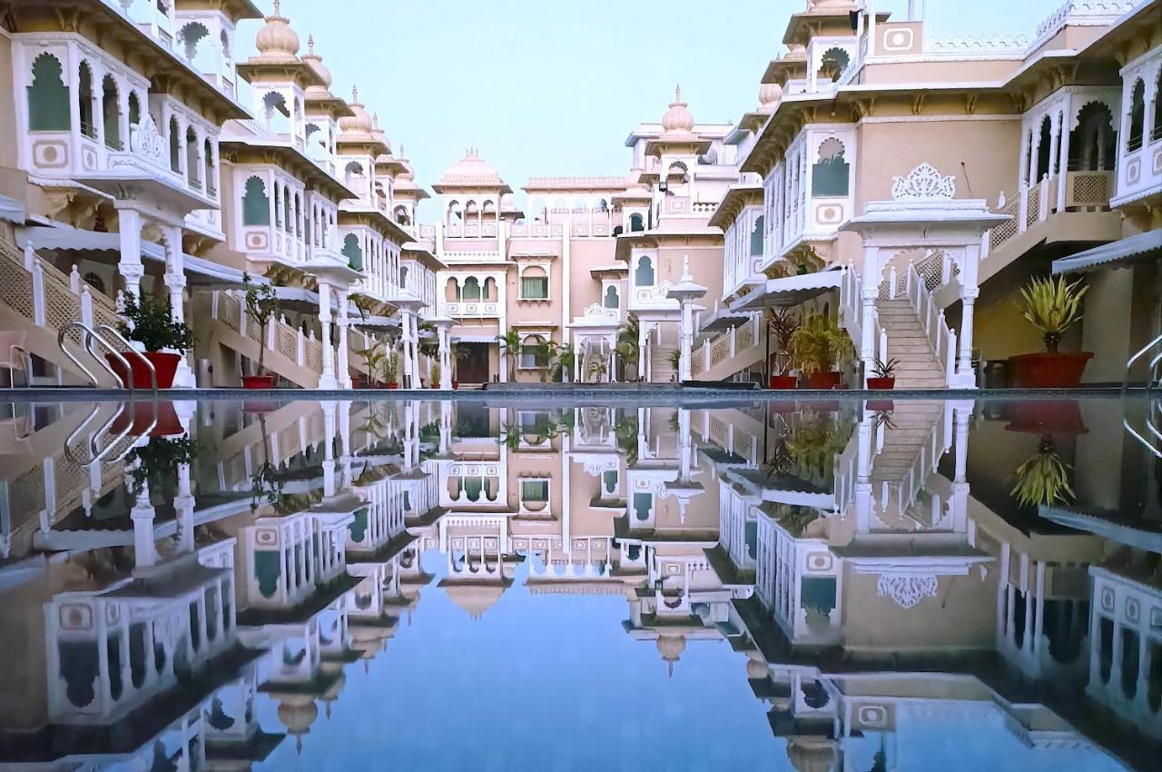 Hotel Gautam Lonavala Exteriör bild