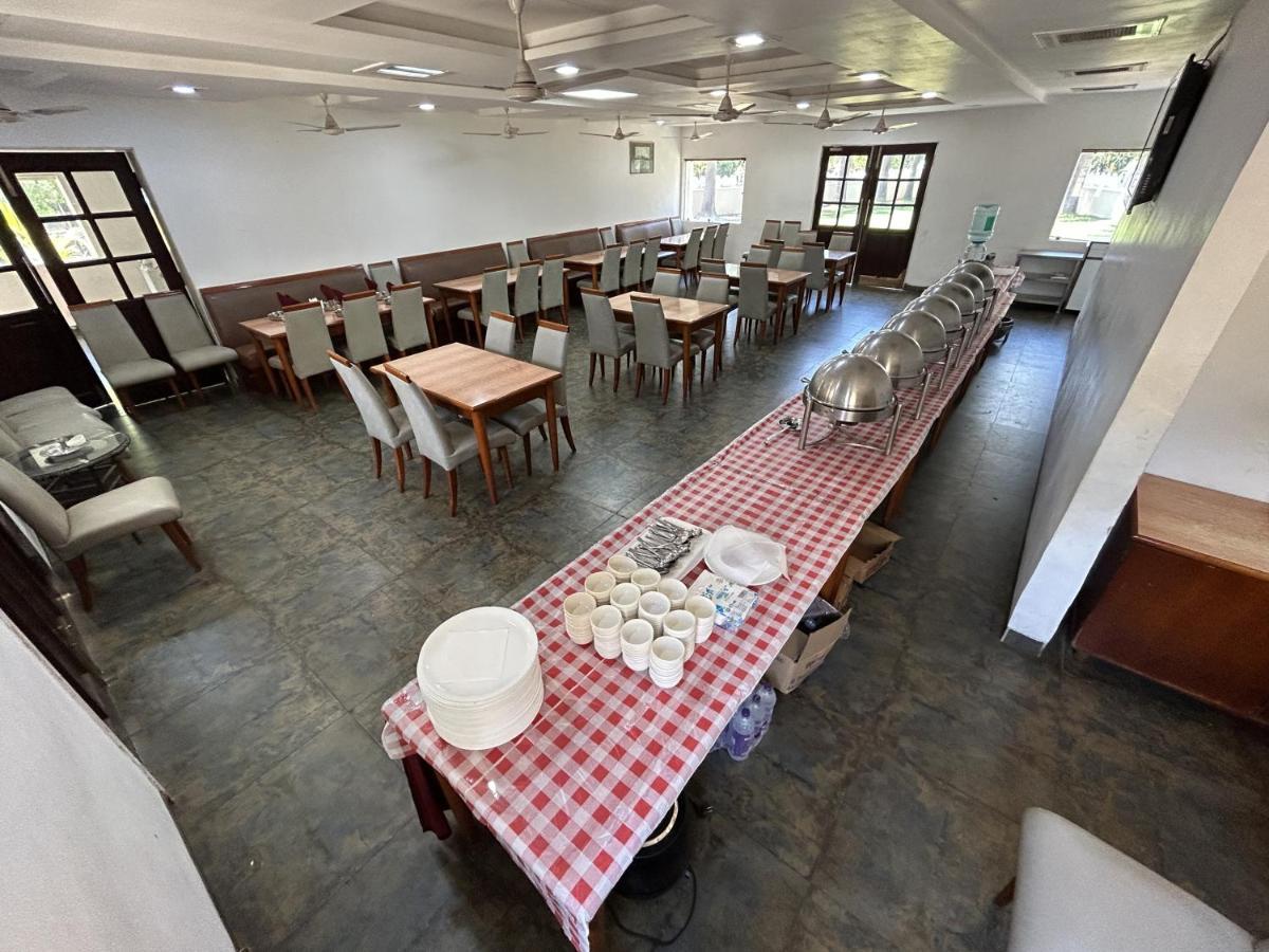 Hotel Gautam Lonavala Exteriör bild